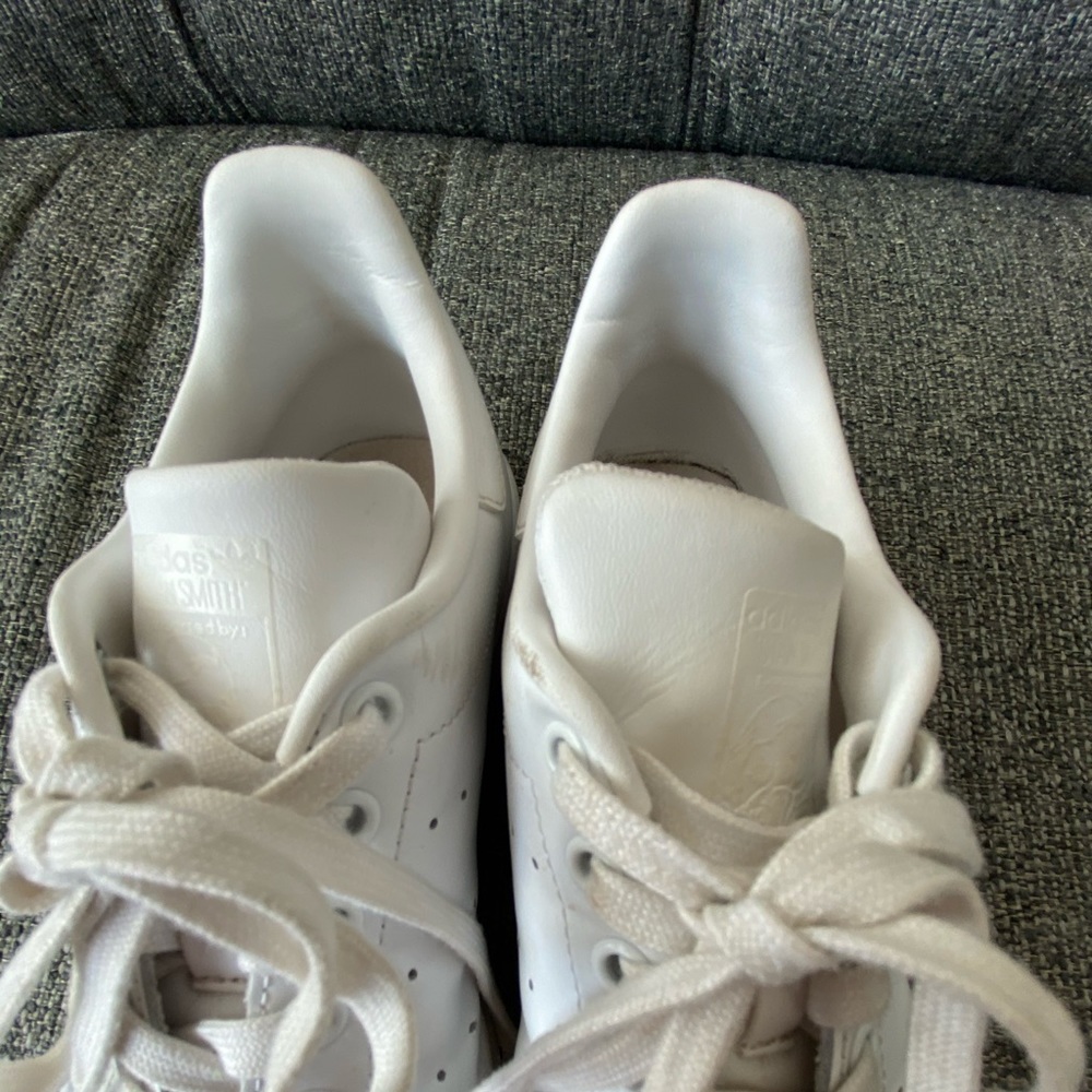 Adidas Stan Smiths unisex (W: 6.5 /M: 5.5) - Picture 7 of 9